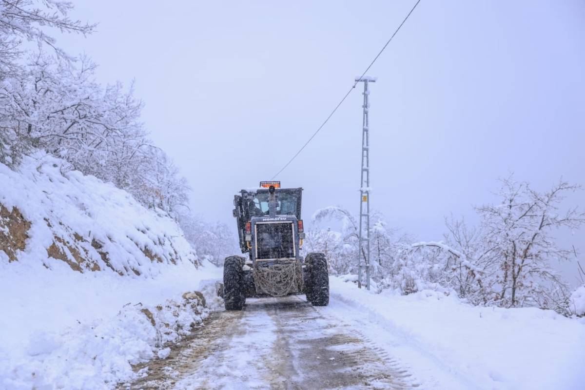 İlkadım’da kar mesaisi