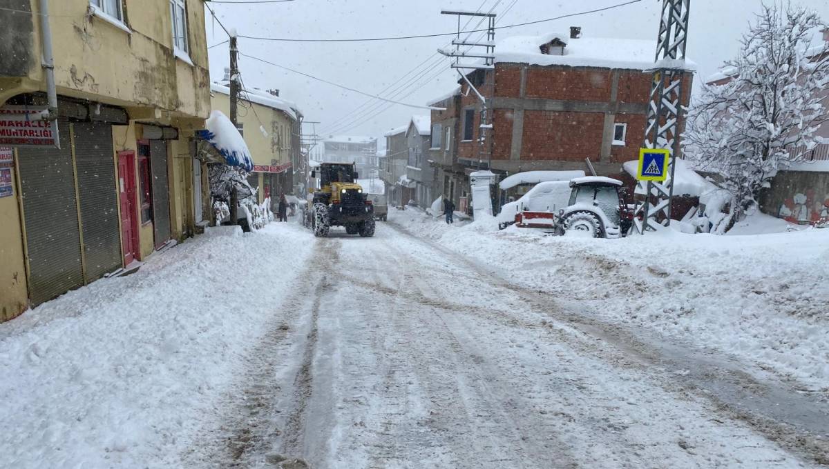 Salıpazarı Belediyesi ekipleri vatandaşların yardımına koştu