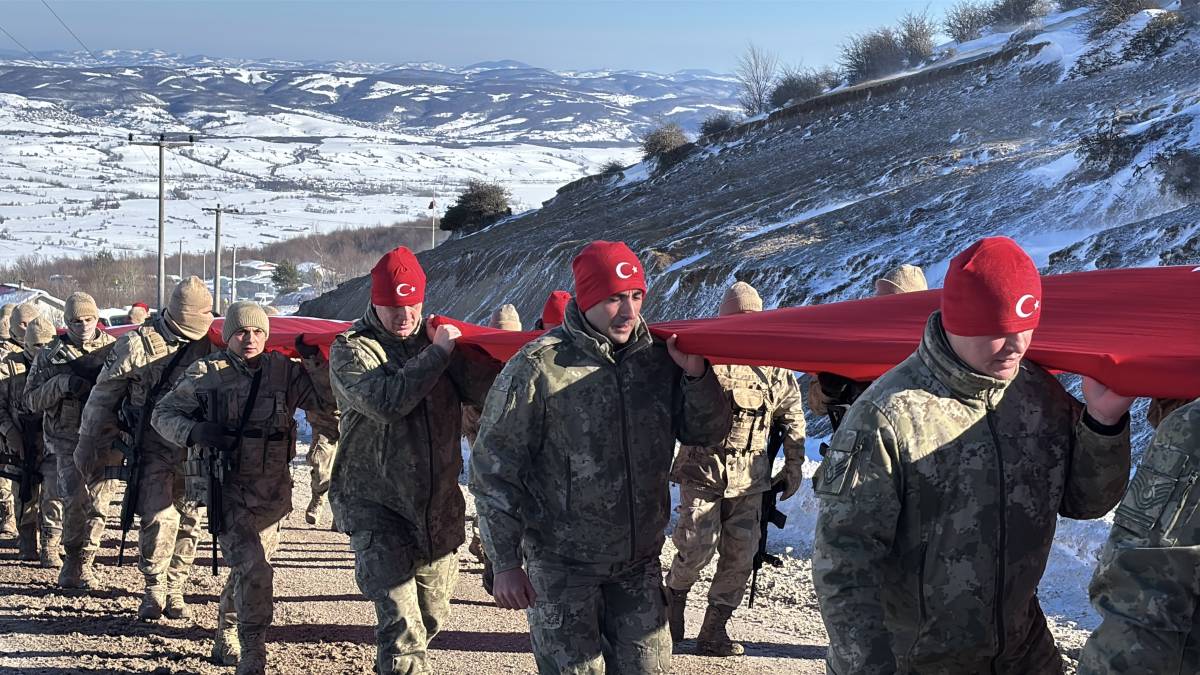 Samsun'da Sarıkamış şehitleri için anma programı ve bayrak yürüyüşü yapıldı