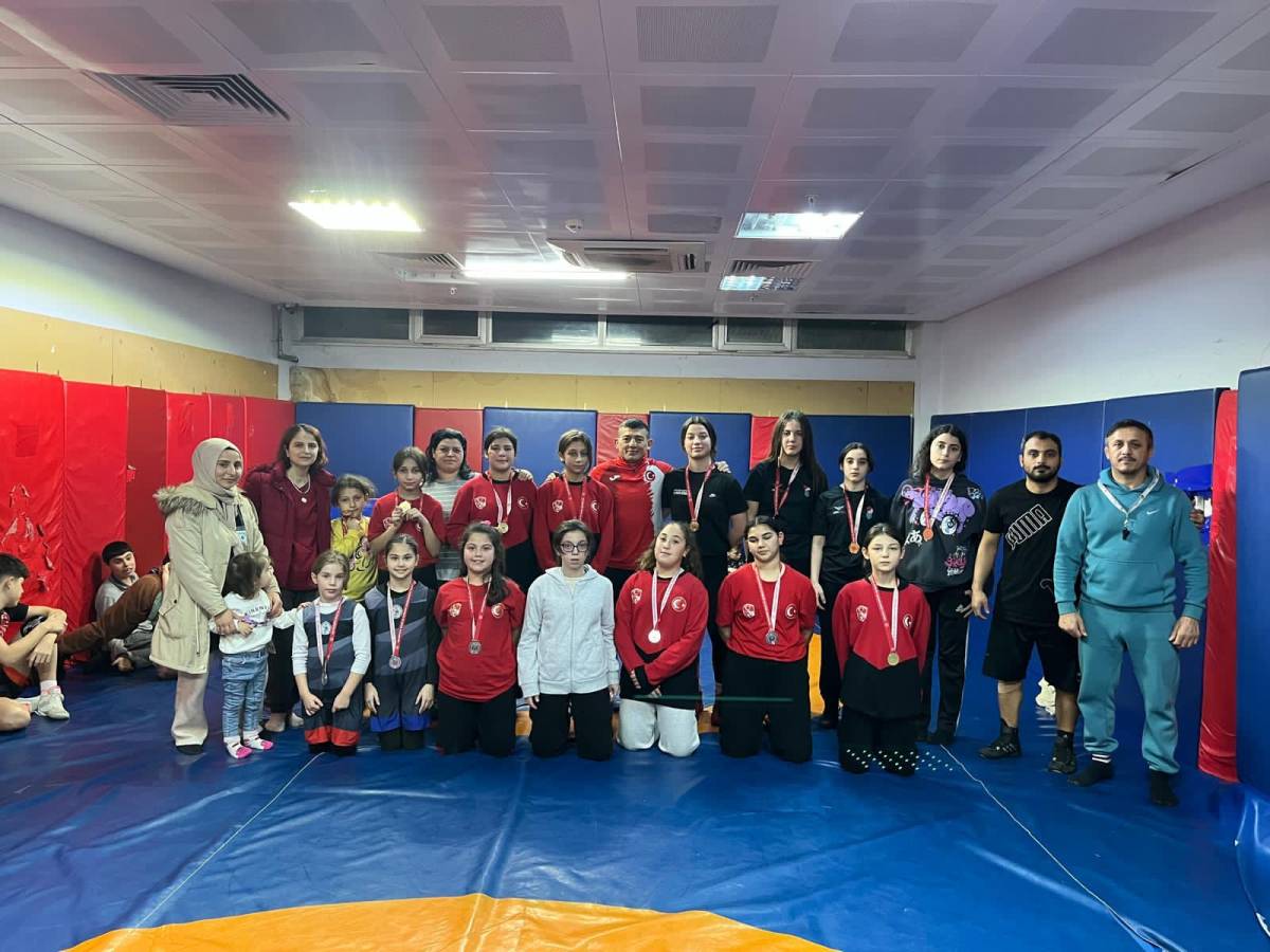 Eski milli güreşçi Yaşar Doğu Samsun'da anıldı