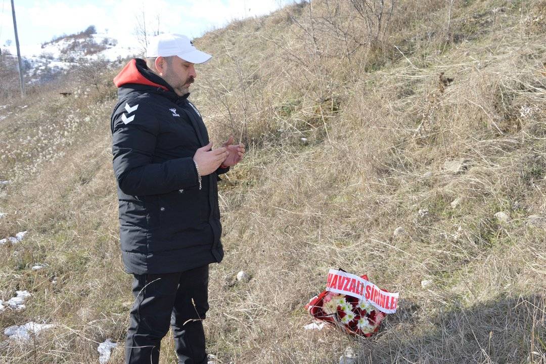 Havzalı taraftar Emre Aysan, Samsunspor'un Havza'da kaza yaptığı yerde 27 yıldır ziyaret ediyor