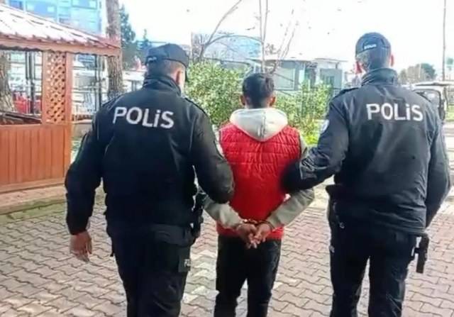 Samsun'da üvey annesini öldüren firari cezaevinde kendini astı