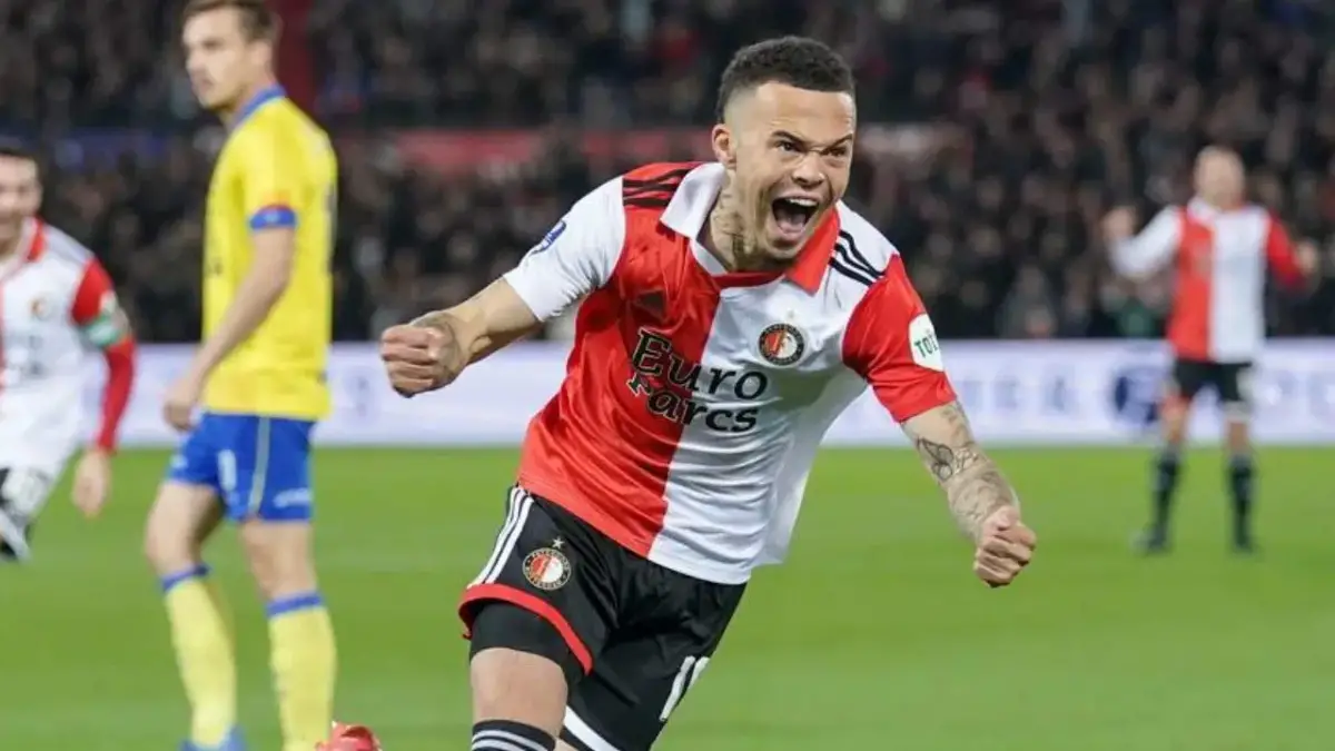 Beşiktaş Quilindschy Hartman'ı kadrosuna katmak istiyor