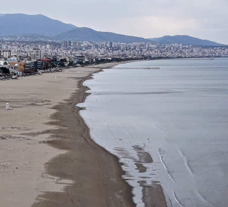 Samsun'da vatandaşları korkutan olay! Deniz 2 metre çekildi