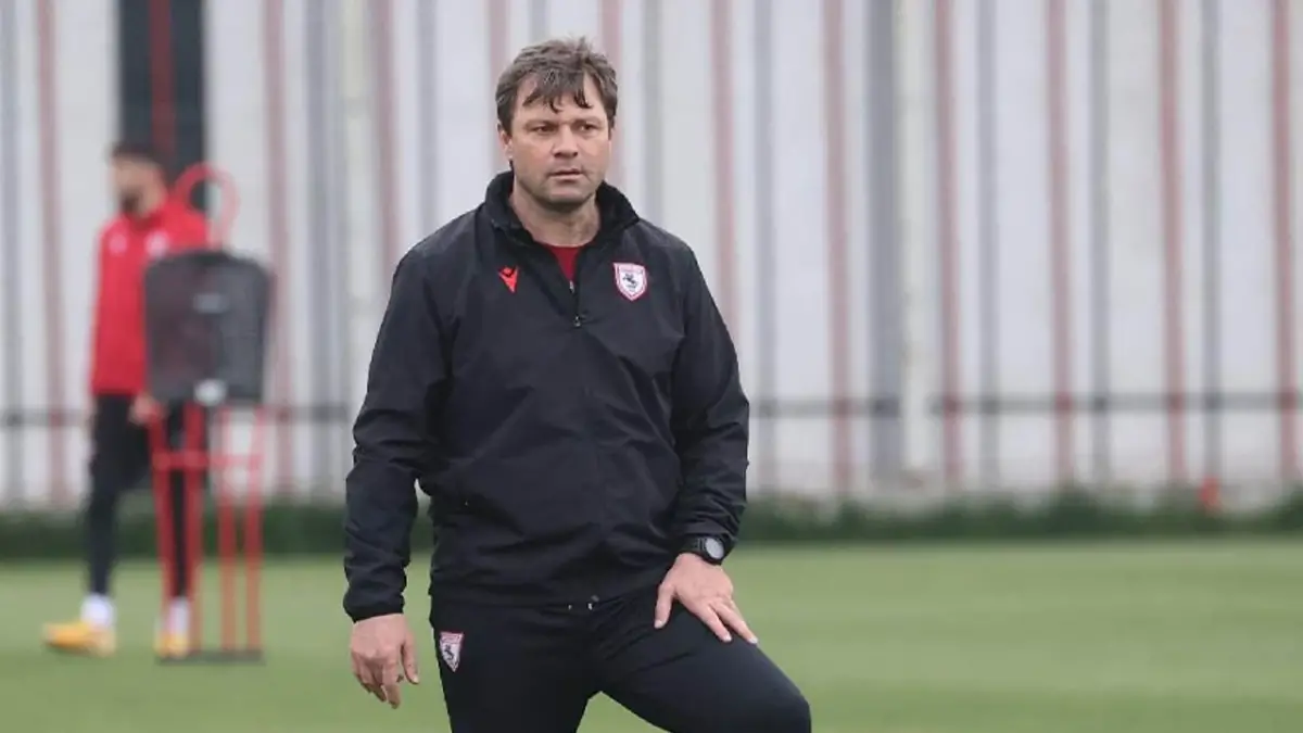 Ertuğrul Sağlam kimdir?