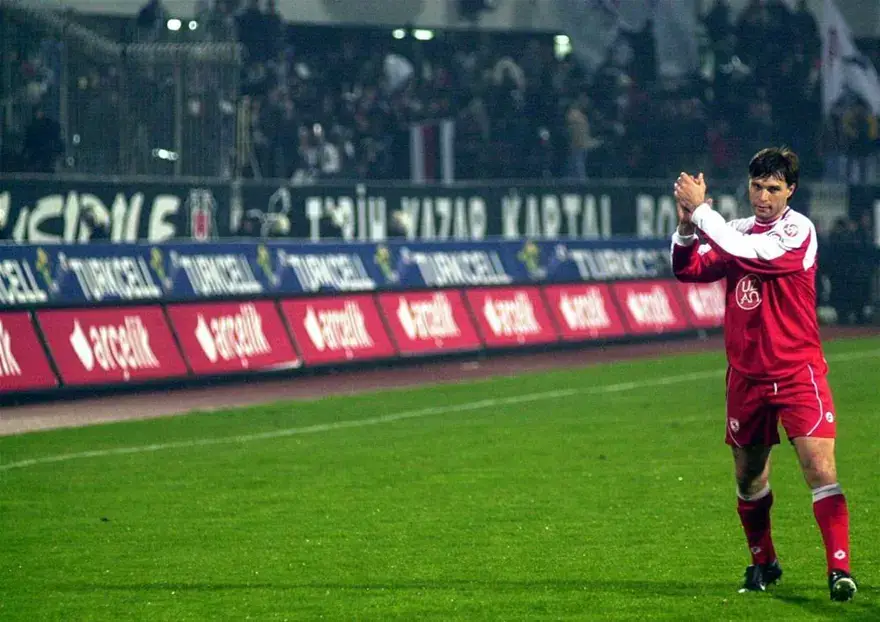 Ertuğrul Sağlam kimdir?