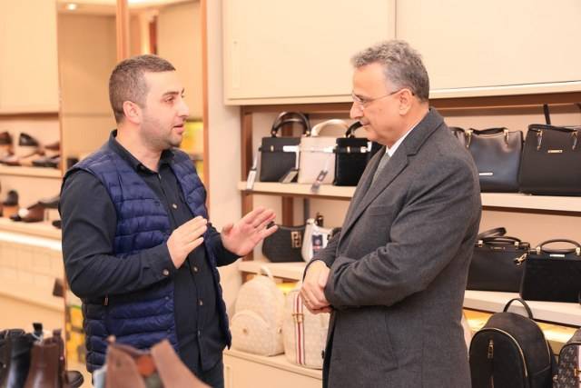 İhsan Kurnaz İstiklal Caddesi’nde esnaflarla buluştu