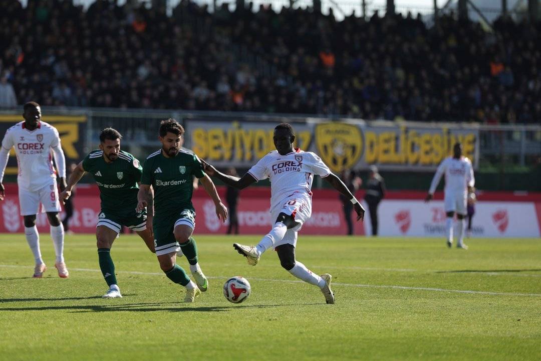 Samsunspor Türkiye Kupası'nda Aliağa FK karşısında ilk yarı gol yağdırdı