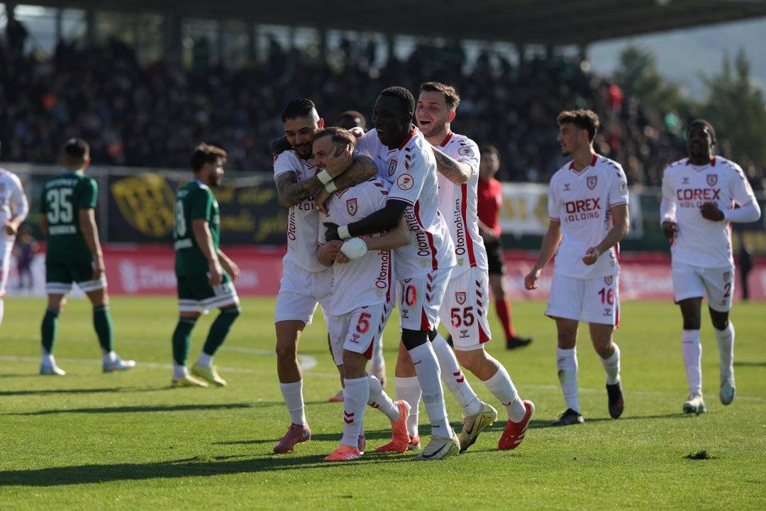 Samsunspor, Türkiye Kupası'nda Aliağa FK'yı farklı mağlup etti