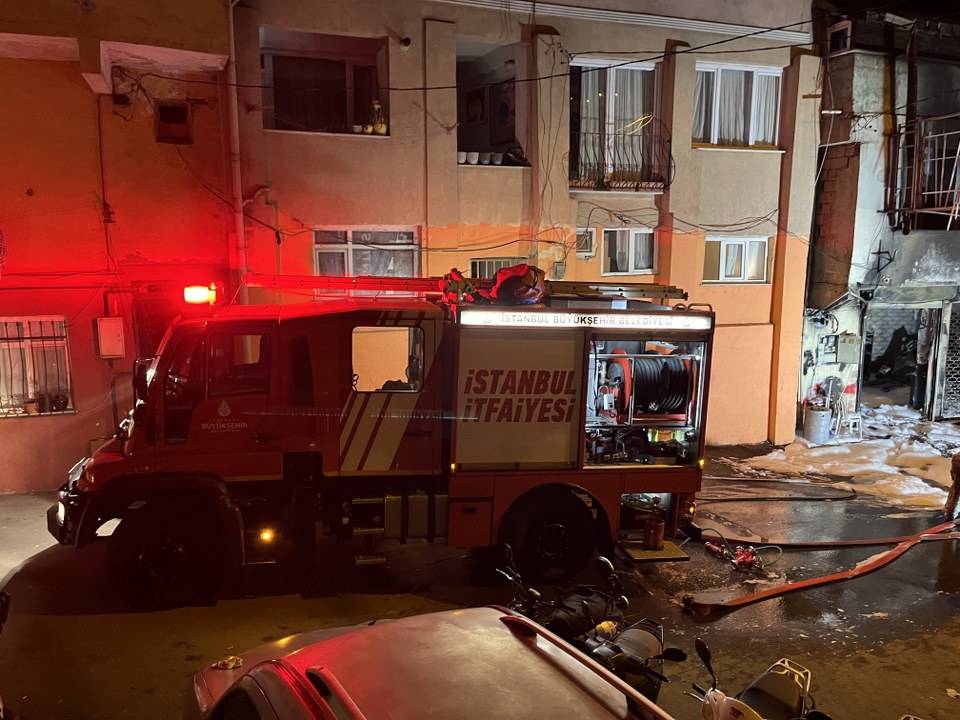 İstanbul'da motosiklet tamirhanesinde korkutan yangın! 1 yaralı