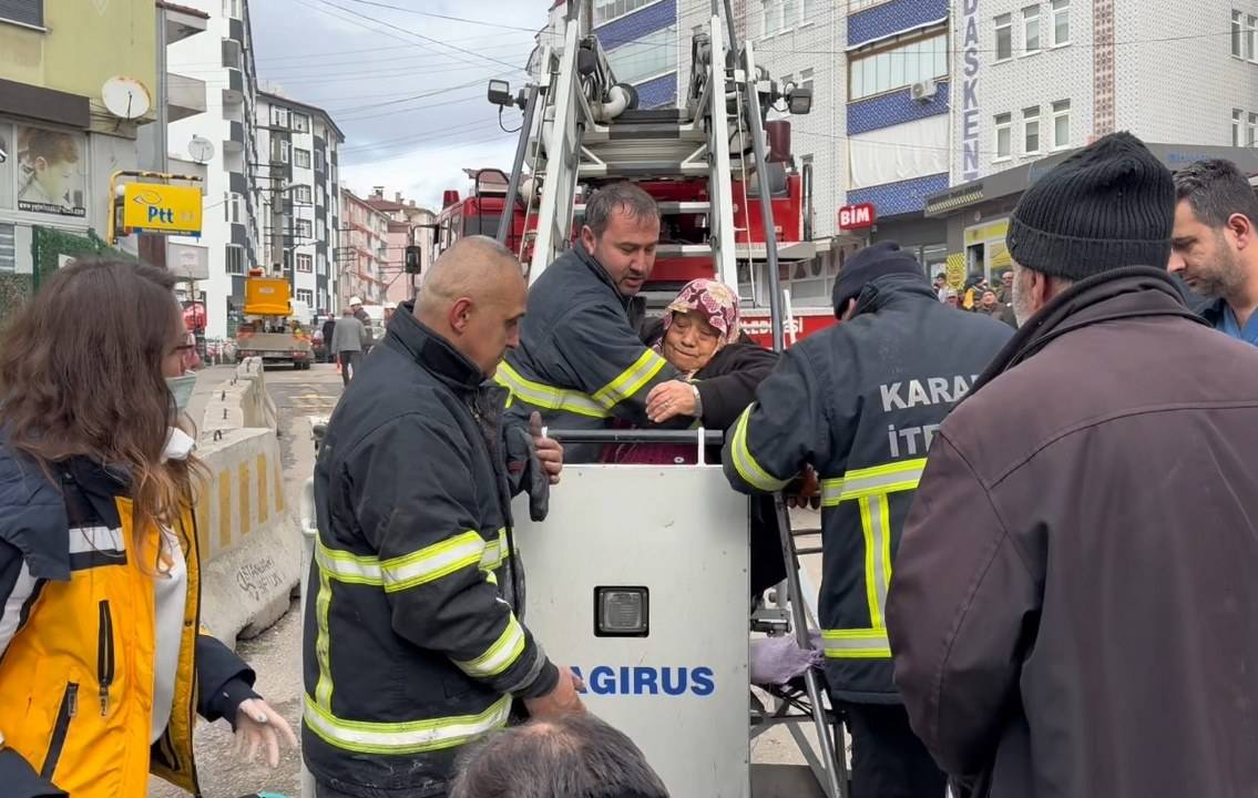 Karabük'te apartman yangını! 8 kişi mahsur kaldı