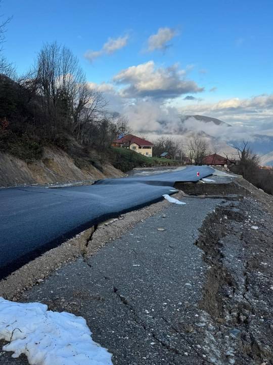 Karadeniz'de heyelan!