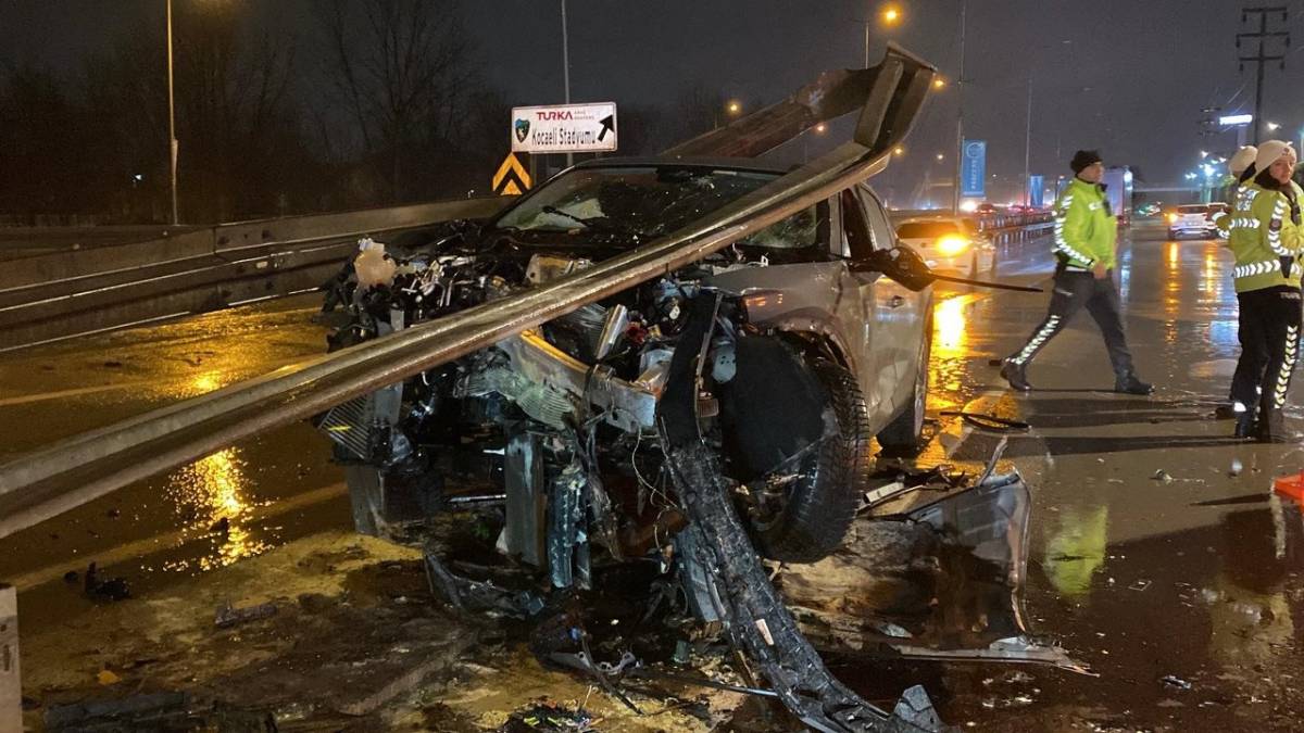 Kaza geliyorum dedi! Ters yönden yola girdi! Bariyerleri biçti