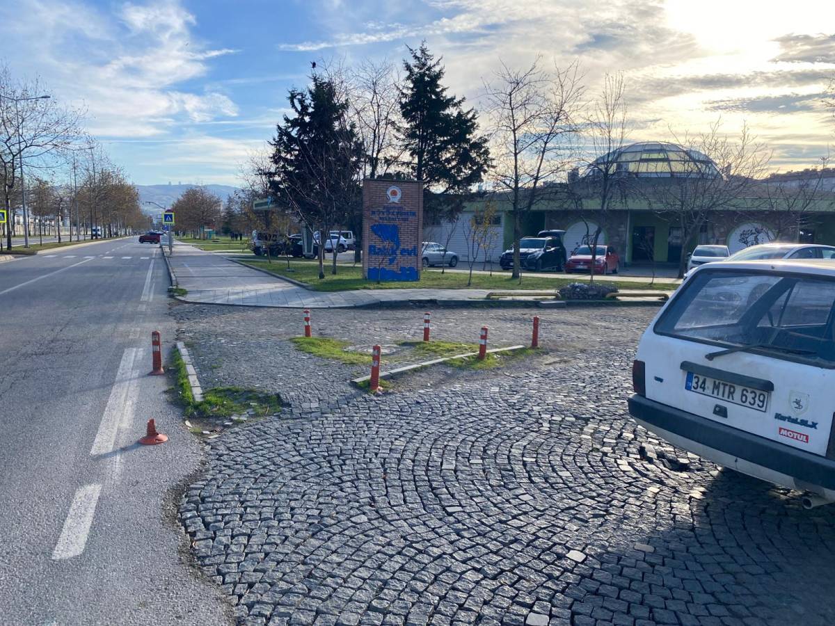 Samsun’da Balık Hali’nde otopark krizi! Vatandaşlar araç park edemiyor