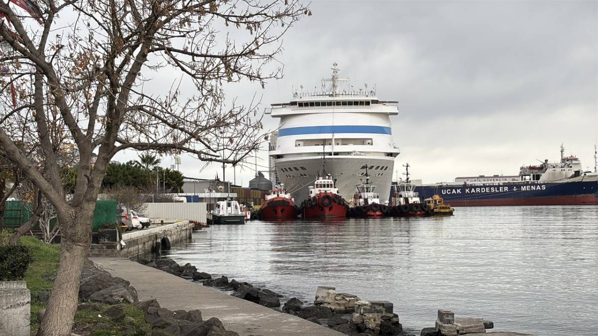 Ruslar turistler Samsun'a geldi