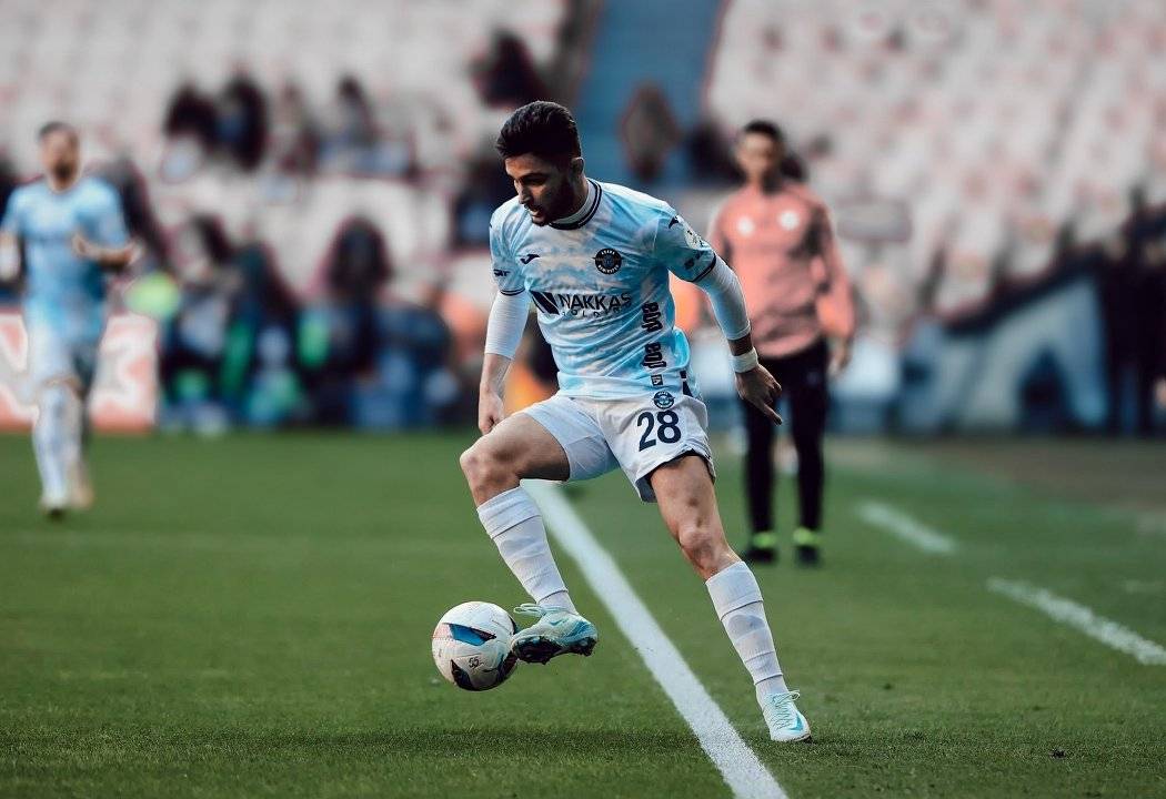 Samsunspor, Adana Demirspor'un kaptanı Salih Kavrazlı'yı transfer listesine aldı