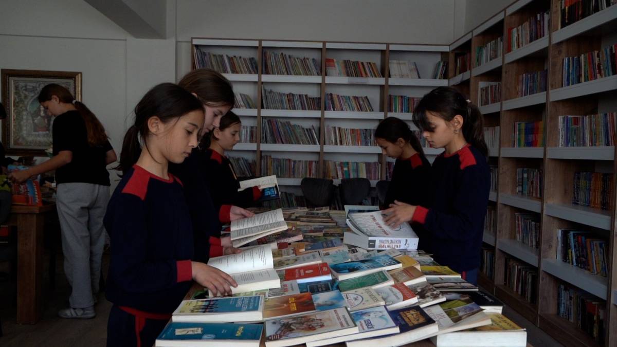 Atakum'da 10 binin üzerinde kitap öğrencilerle buluştu