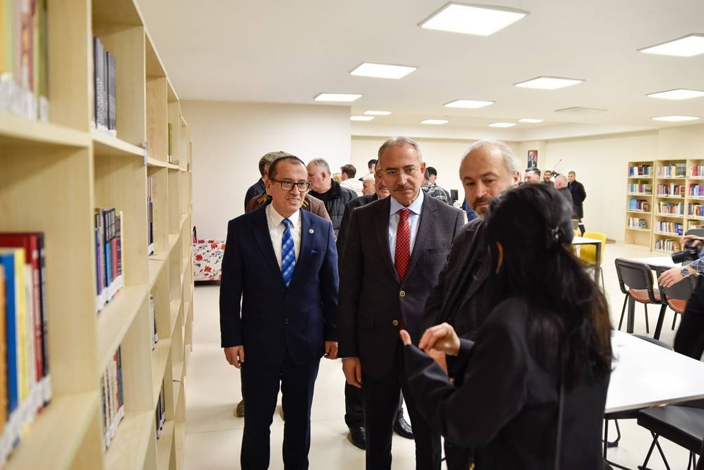 OMÜ Çarşamba İTBF’de bilgisayar laboratuvarı ve kütüphane hizmete açıldı