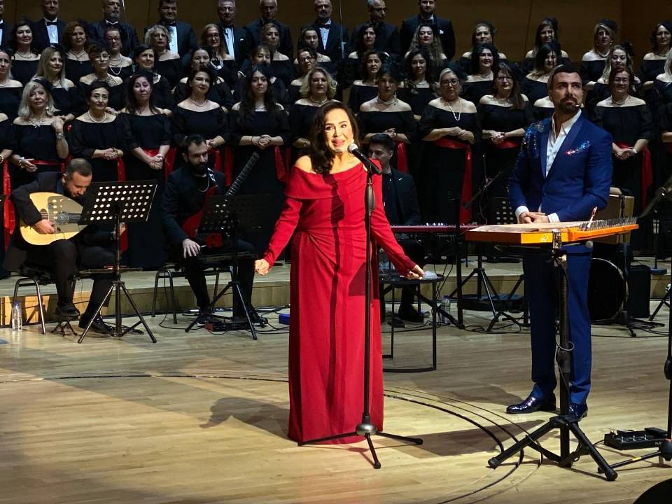 Türkan Şoray sahneye çıktı