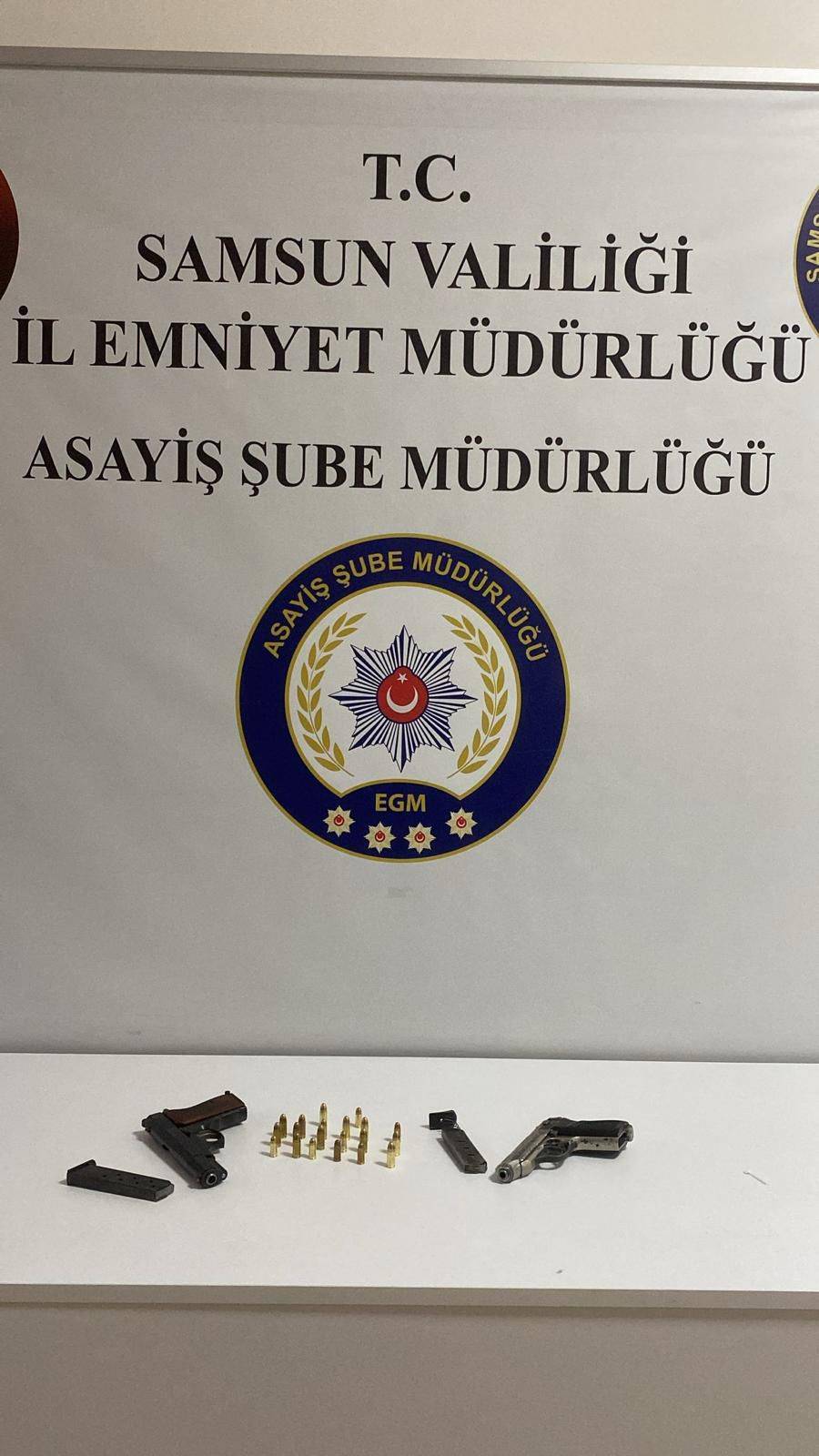 Samsun’da asayiş uygulaması: 2 adet ruhsatsız tabanca ele geçirildi