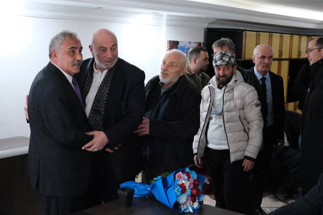 Samsun Şoförler ve Otomobilciler Esnaf Odası’nda yeni başkan Hacı Eyüp Güler dualar eşliğinde görevi devraldı