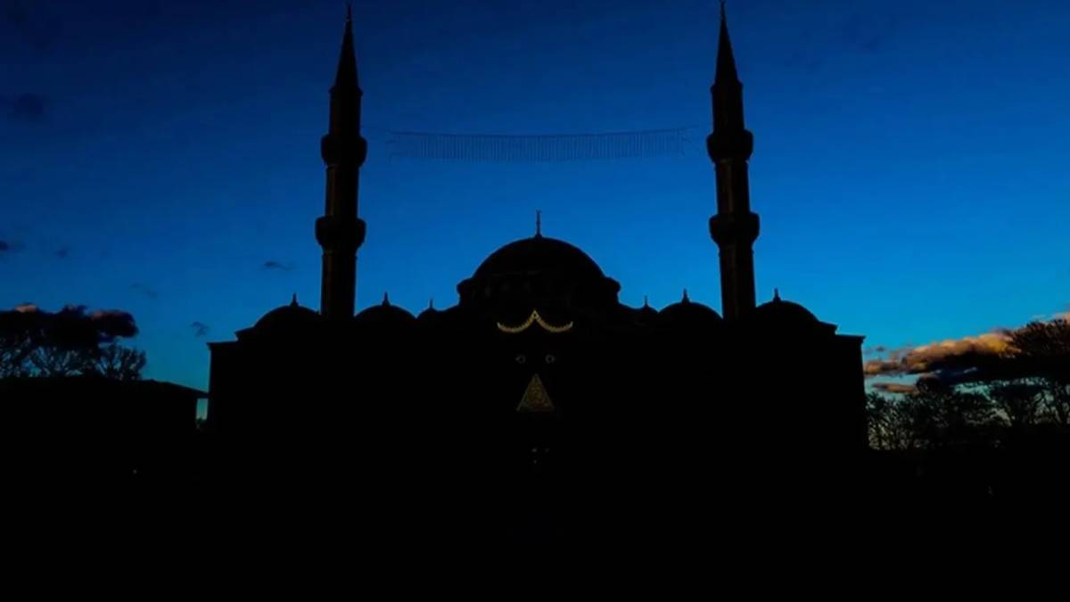 Akşam ezanı saat kaçta? Bugün akşam ezanı saat kaçta okunacak?