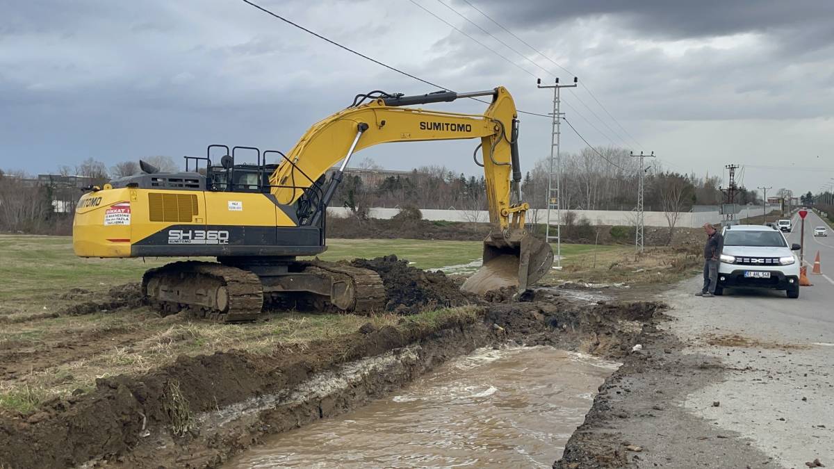 Ayvacık-Çarşamba kara yolu genişliyor!