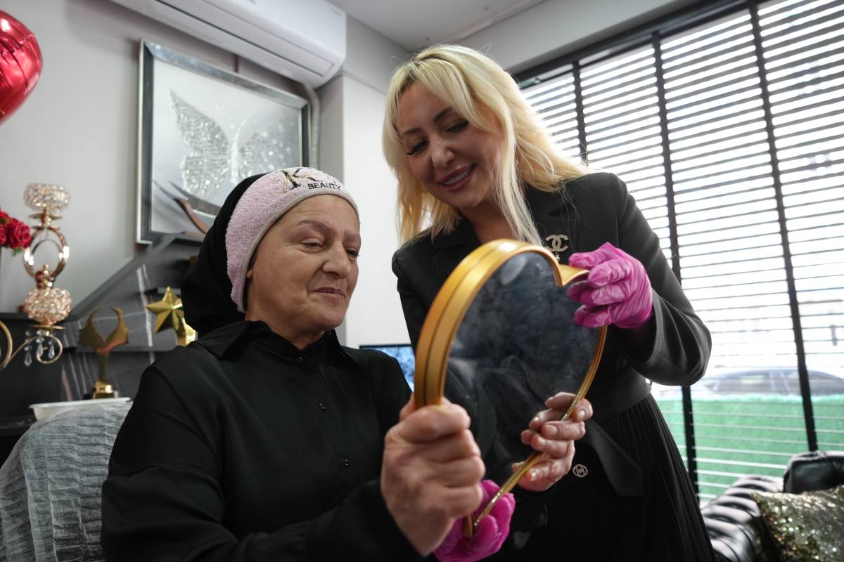 Samsun’da kanser hastalarına kalıcı makyajla moral oluyor