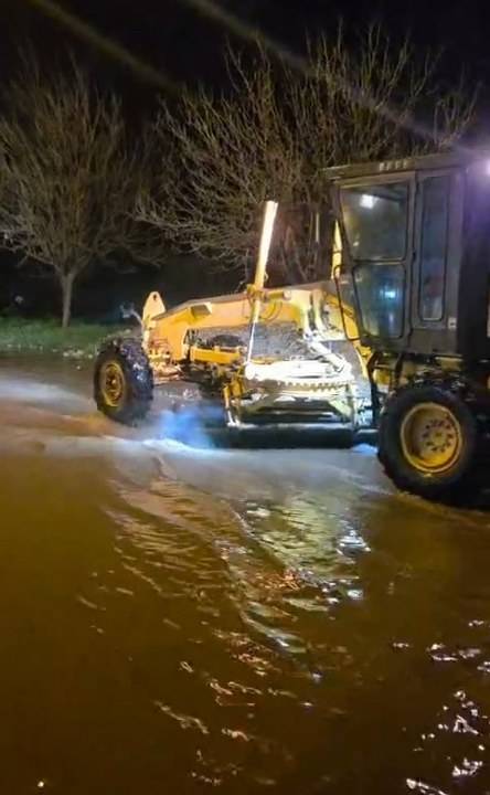 Aydın'da sağanak ulaşımı durdurdu