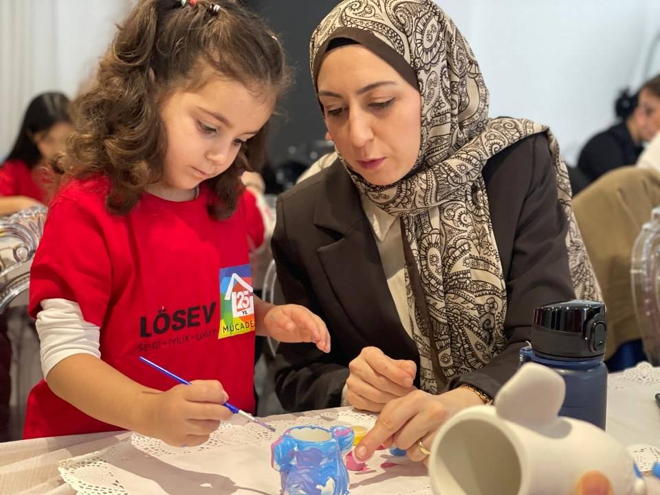 LÖSEV’li çocuklar anneleriyle etkinlikte keyfi anlar yaşadı