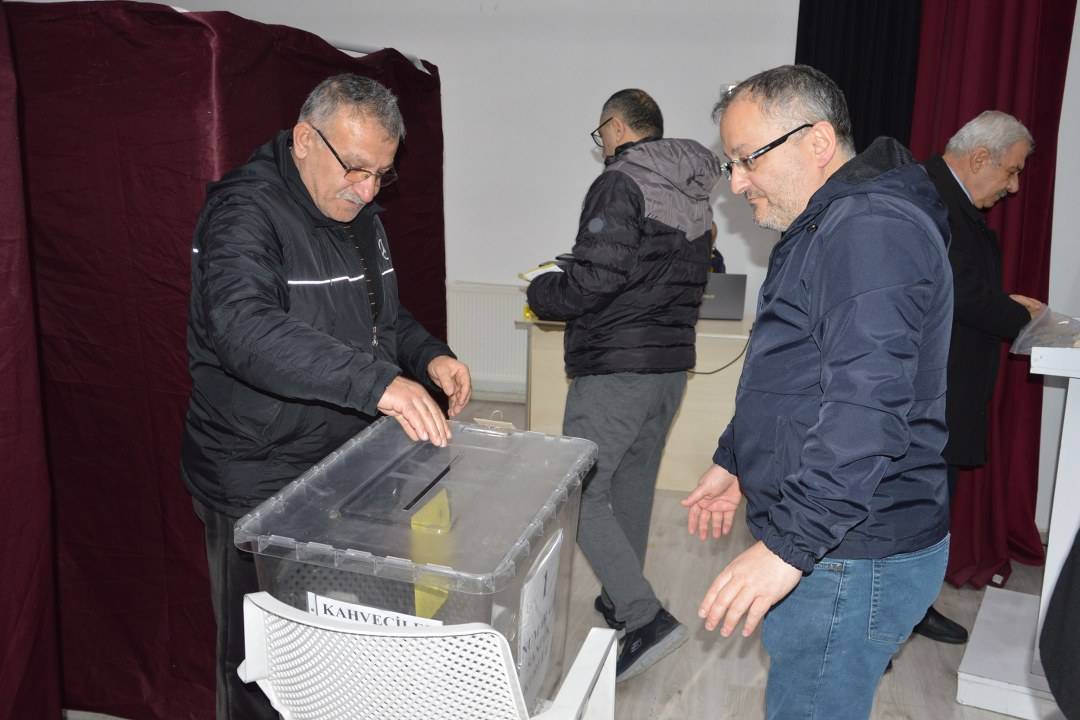 Samsun'da Havza Kahveciler Esnaf Odasında Hüseyin Karaçoban güven tazeledi