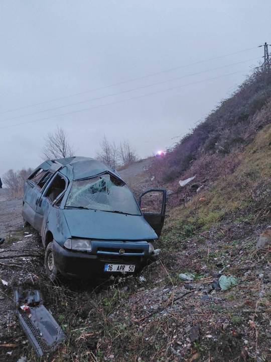 Samsun'da otomobil devrildi! 2 kişi yaralandı