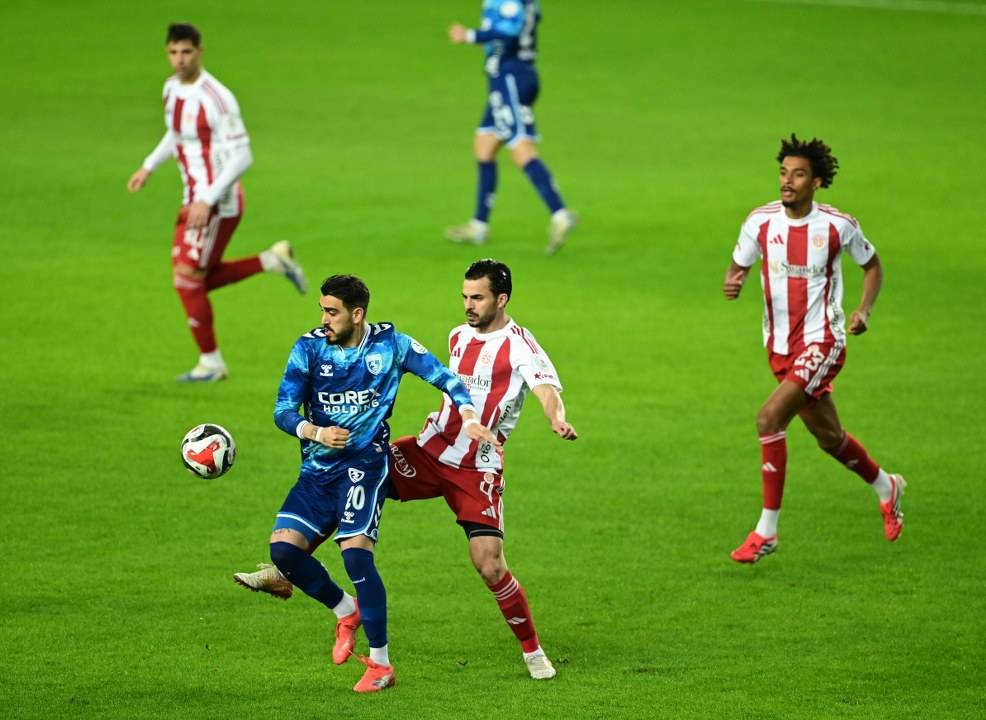 Samsunspor Antalyaspor'a deplasmanda mağlup oldu