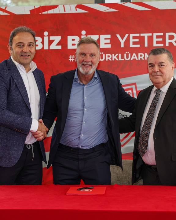 Samsunspor resmen açıkladı! Thorsten Fink ile sözleşme imzalandı