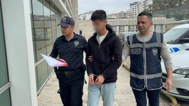 Samsun'da yan baktın kavgası! 17 yaşındaki çocuk boynundan bıçaklandı