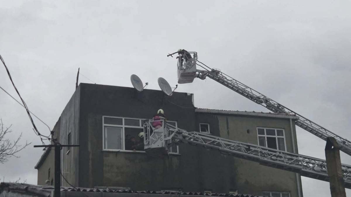 İstanbul'da apartman yangını!