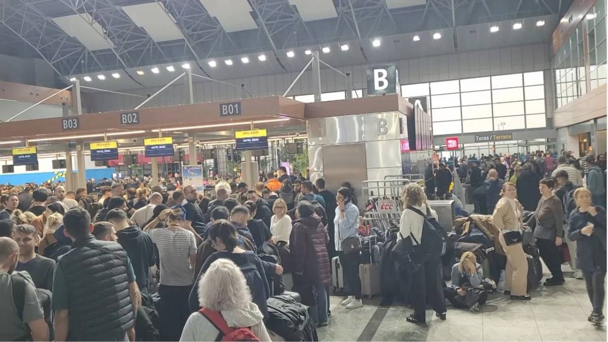 Sabiha Gökçen'de 127 sefer iptal edildi! Binlerce yolcu yerde kaldı