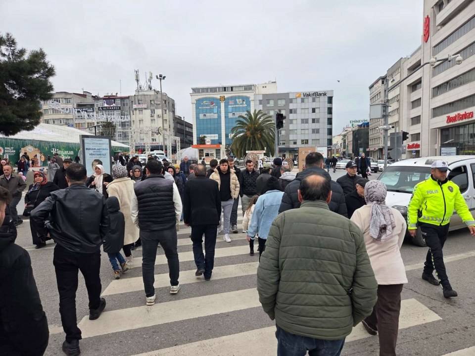 Samsun'da bayram bitti trafikte yoğunluk başladı!