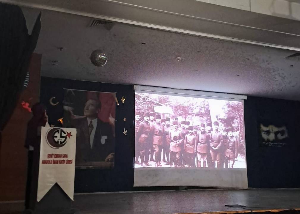 Şehit Emrah Sapa Anadolu İmam Hatip Lisesi'nden 18 Mart Çanakkale Zaferi programı
