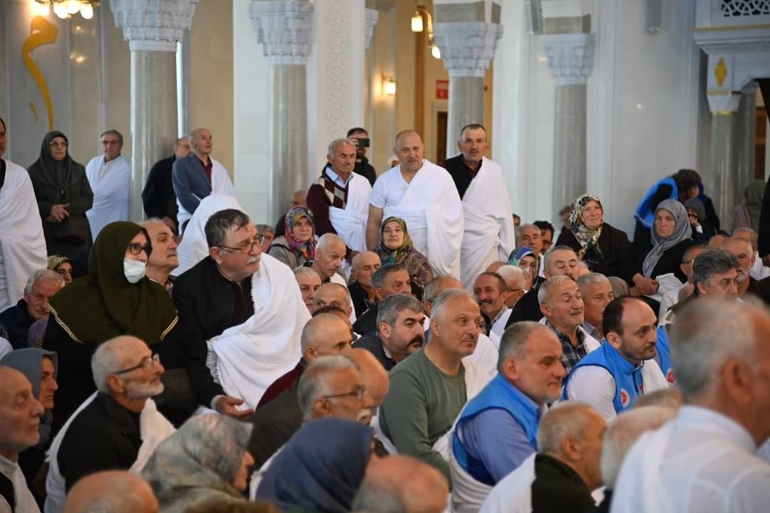 950 hacı adayı kutsal topraklara uğurlandı