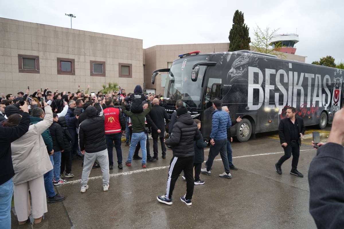 Beşiktaşlı futbolcular Samsun'a geldi