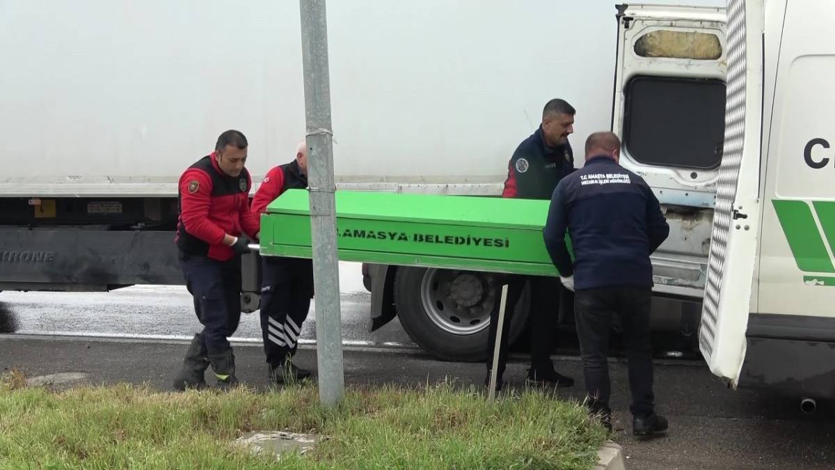Cenaze dönüşü otomobilden fırlayan bebek hayatını kaybetti