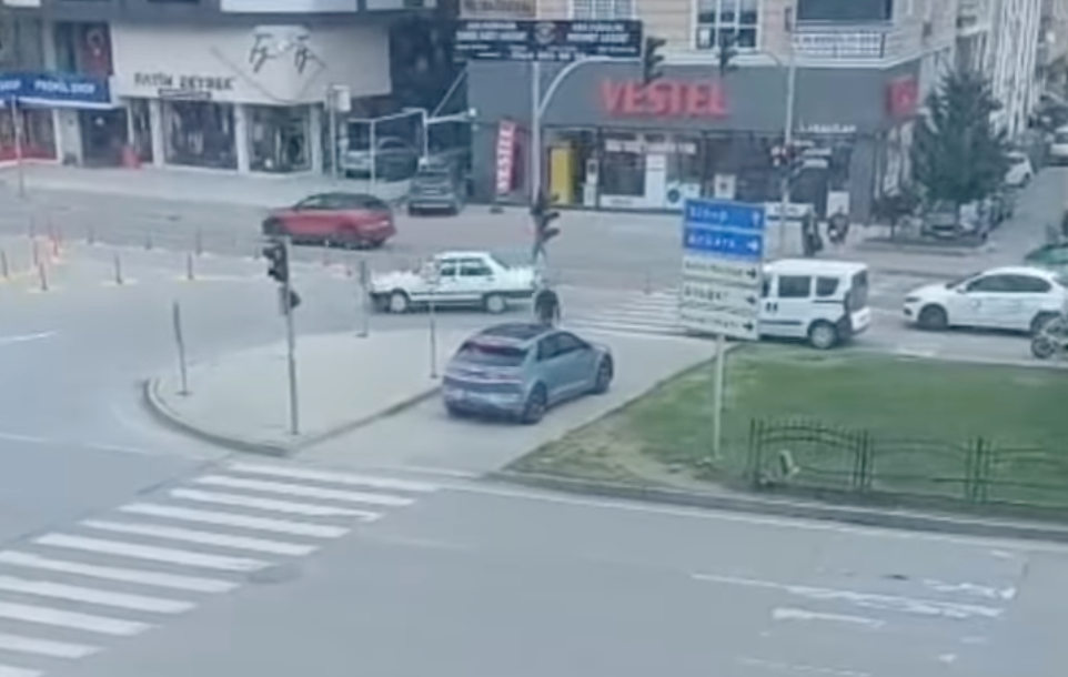 Samsun Atakum'da o yoldan geçenler dikkat kaza yapabilirsiniz