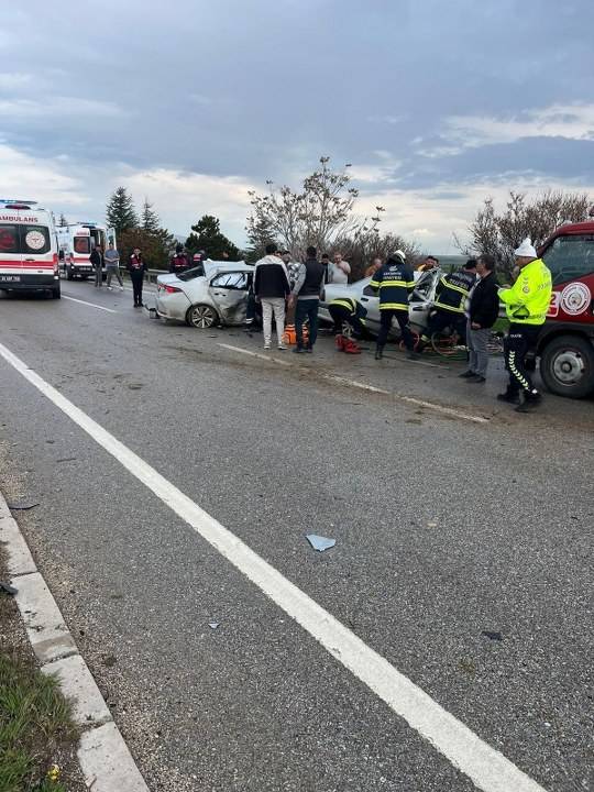 Eskişehir-Ankara yolunda facia! Ölü ve yaralılar var