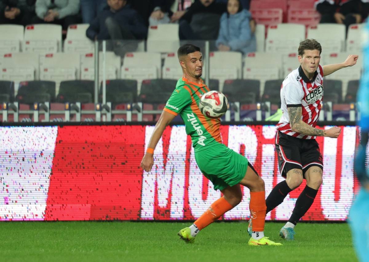 Samsunspor ve Alanyaspor rakiplerine en az şut fırsatı veren takımlar arasında