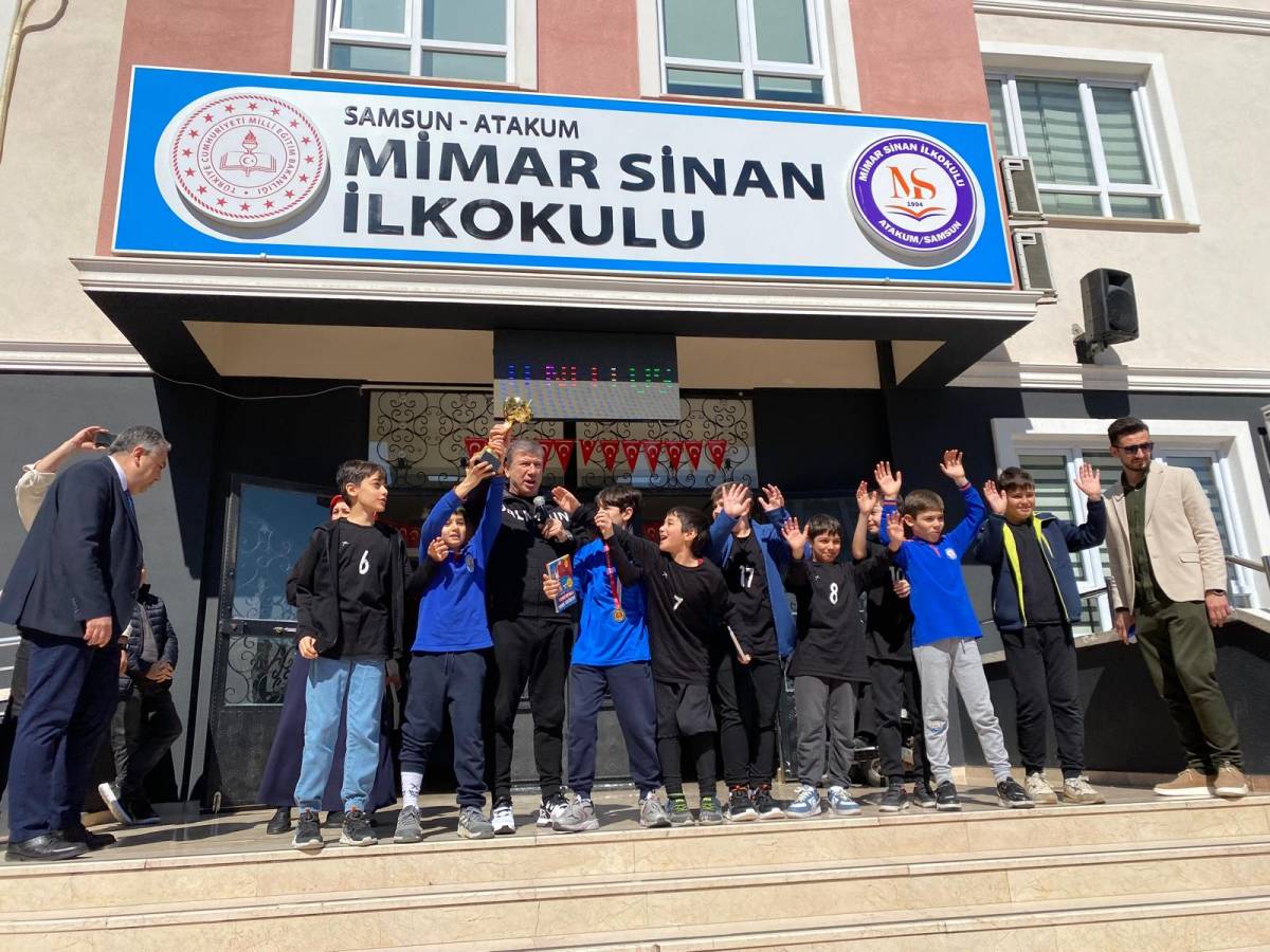 Tanju Çolak, Samsun'da  öğrencilerle buluştu