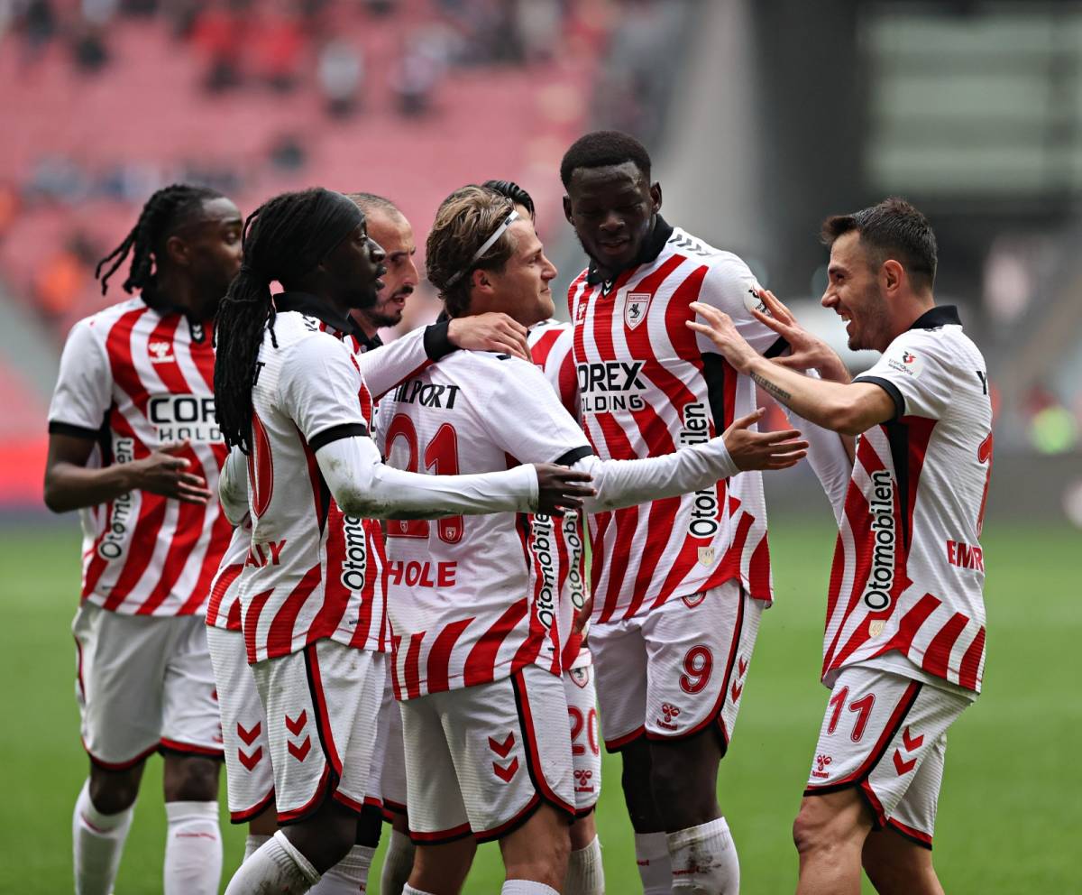 Carlo Holse 5 ay sonra golle buluştu