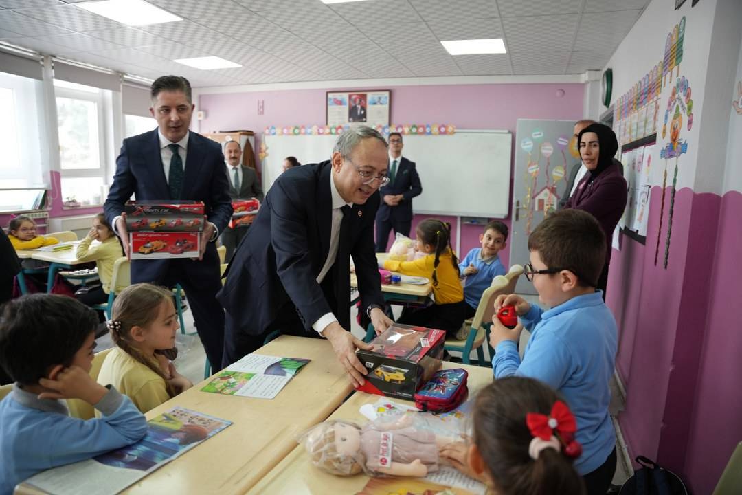 MHP Samsun Milletvekili Topsakal, öğrencilerle buluştu