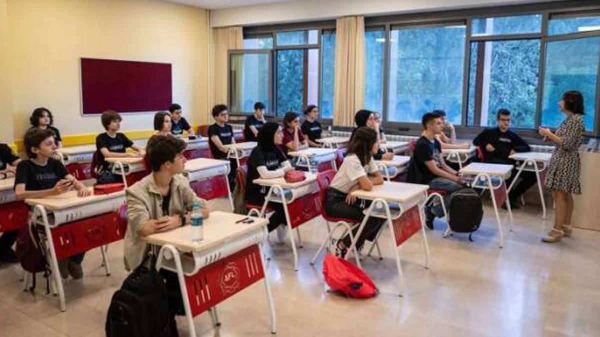 Öğretmenler iş bıraktı! 16 Nisan Perşembe okul yok mu? Yarın okullar tatil mi?