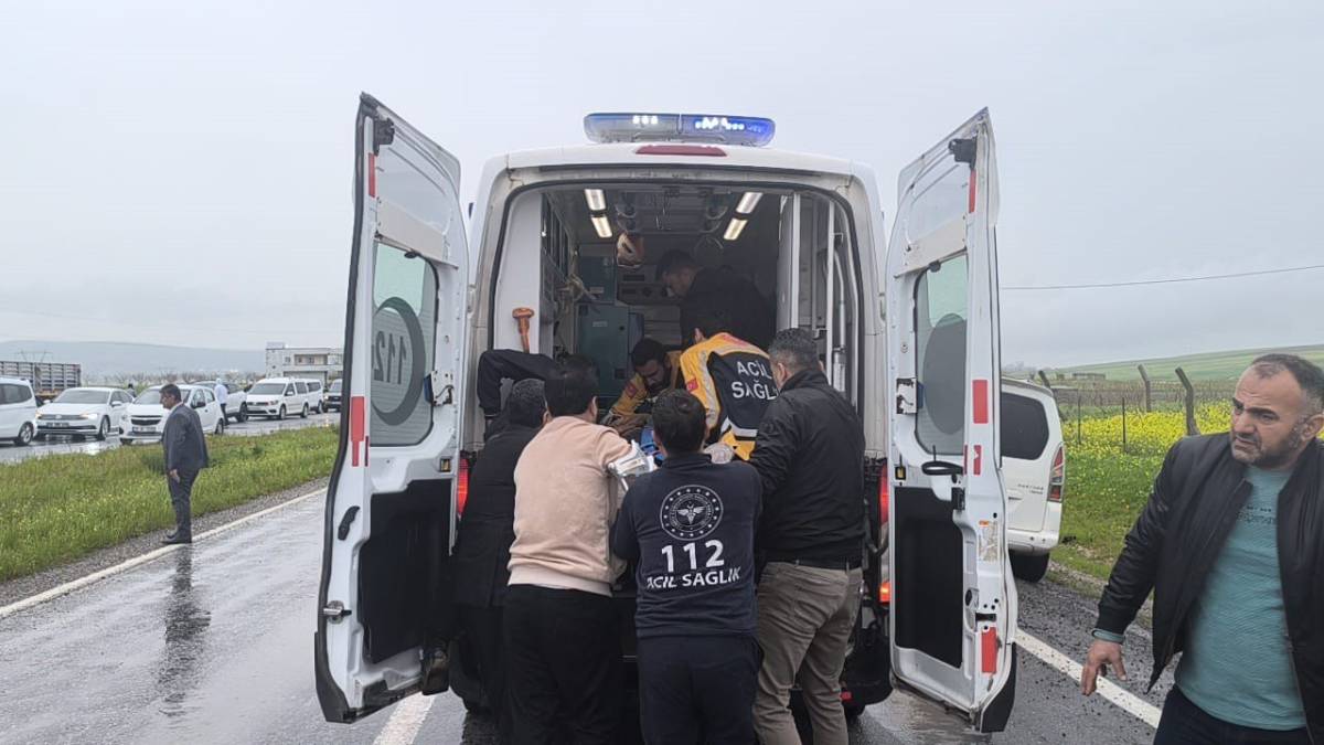 Otomobil ile kamyonet çarpıştı! 2 ölü, 3 ağır yaralı